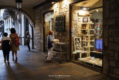Entre piedra y papel